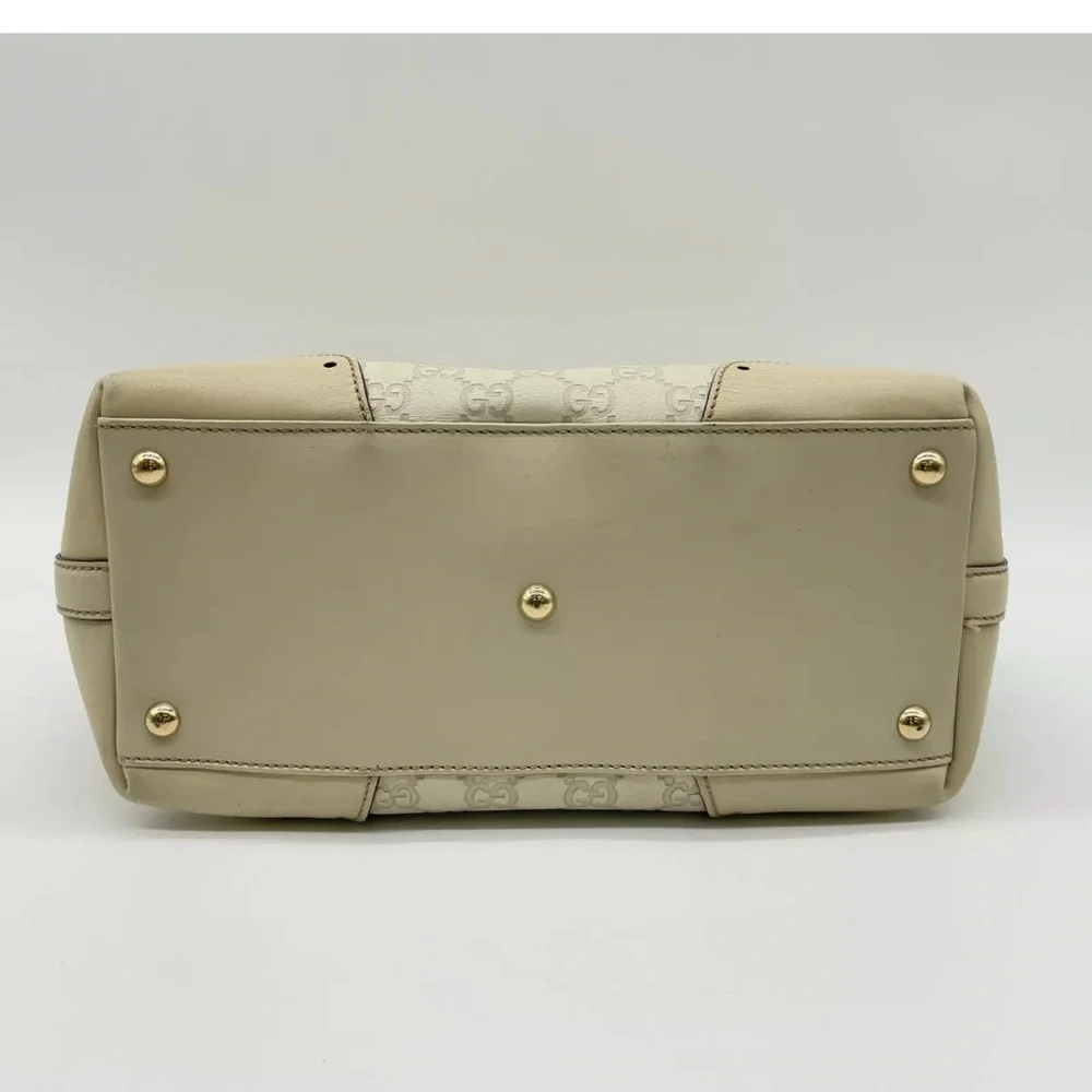 Authentic GUCCI Guccissima Leather Horsebit Off White Shoulder Bag - Picture 5 of 17